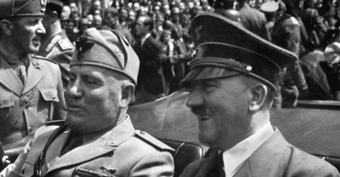 Exercícios sobre regimes totalitários mussolini e hitler em um carro