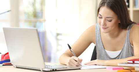 Exercícios sobre elipse Garota estudando