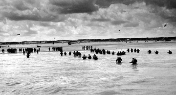 Soldados chegando na praia