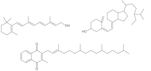 Estrutura química de vitaminas lipossolúveis em questão sobre classificação das cadeias carbônicas.