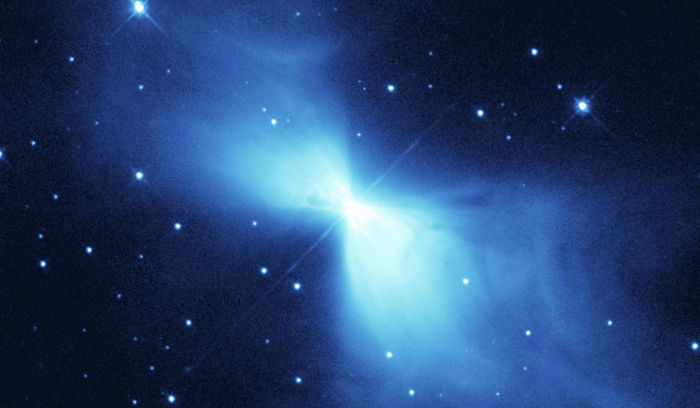A Nebulosa do Bumerangue é o lugar mais frio do Universo, medindo cerca de -272 ºC. [1]
