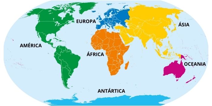 Mapa-múndi destacando os continentes, um exemplo de regionalização do mundo.