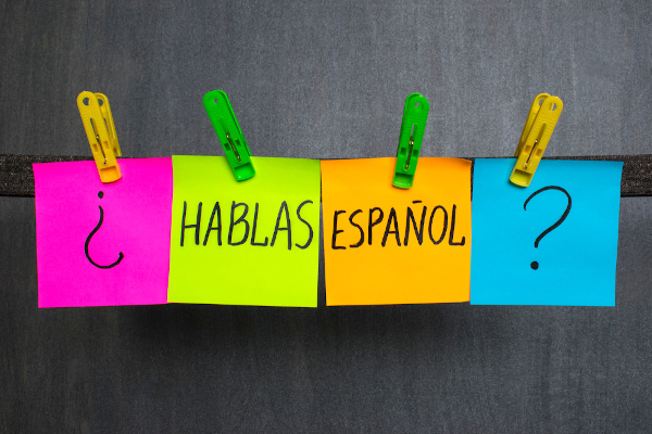 Ven a aprender cómo usar los adjetivos en español. ¡Es fácil!