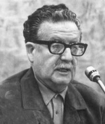 Salvador Allende governou o Chile até 1973, quando foi alvo de um golpe militar. [1]