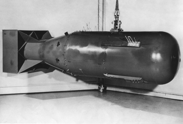 Modelo pós-guerra de “Little Boy”, a bomba atômica que explodiu sobre Hiroshima, Japão, na Segunda Guerra Mundial.