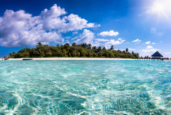 Muito procuradas por viajantes, as Maldivas são ilhas do Oceano Índico.