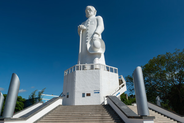 Estátua em homenagem a Padre Cícero, na cidade de Juazeiro, interior do Ceará. 