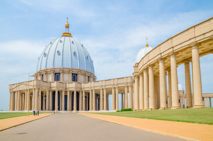 Basílica de Nossa Senhora da Paz, na Costa do Marfim.