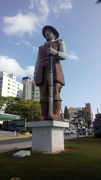 Estátua de Borba Gato, na cidade de Santo Amaro, São Paulo