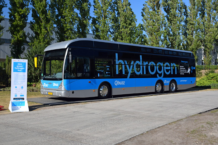 Ônibus alemão que utiliza hidrogênio como combustível