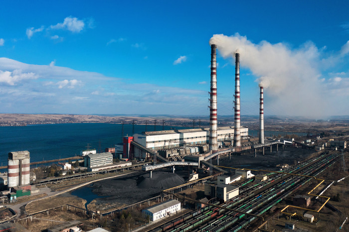 Vista de uma termelétrica, localizada em Burshtyn, Ucrânia