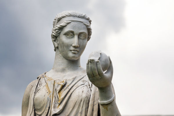 Hera era uma deusa respeitada entre os gregos, e existiam estátuas, santuários e templos em sua homenagem espalhados pela Grécia.