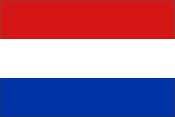 Ainda em relação às bandeiras acima, qual bandeira possui mais de um eixo  de simetria? * a) Holanda b) 