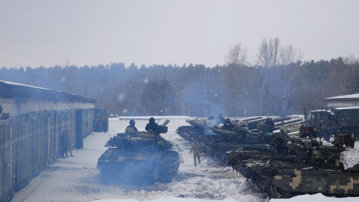 Tropas ucranianas em exercício devido à escalada na tensão entre Ucrânia e Rússia. [2]