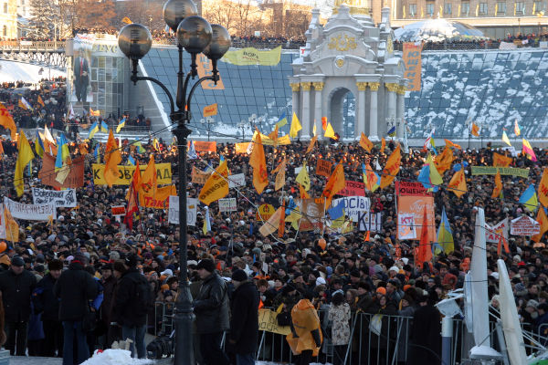 População ucraniana em protesto durante a Revolução Laranja de 2004.