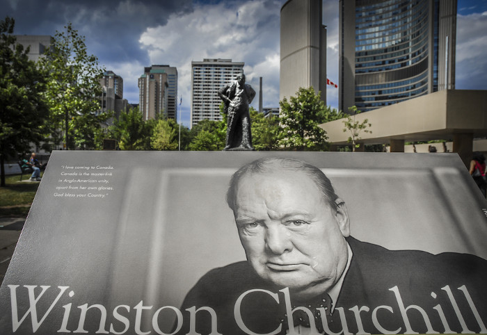 Memorial a Winston Churchill em Toronto, no Canadá.