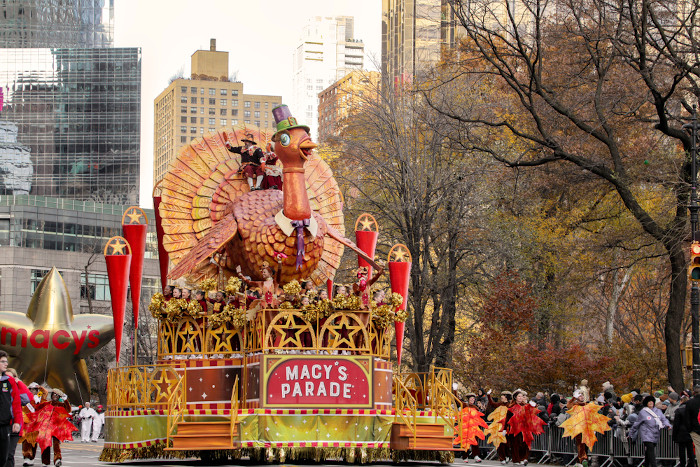 Carro alegórico de peru na parada Macy's Thanksgiving Day Parade, em Nova Iorque, no Dia de Ação de Graças (Thanksgiving).