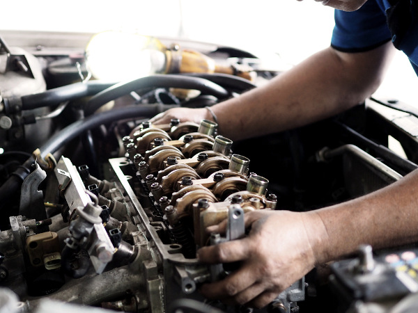 Entendendo o Motor de Um Carro - Mundo Educação