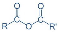 Estrutura básica do grupo funcional anidrido.