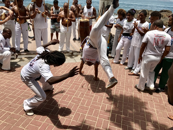 A Capoeira na sala de aula: Relações com a Educação Física e