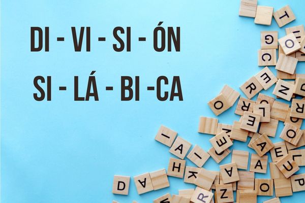 Expressão “división silábica” escrita com as sílabas separadas para representar a divisão silábica em espanhol.