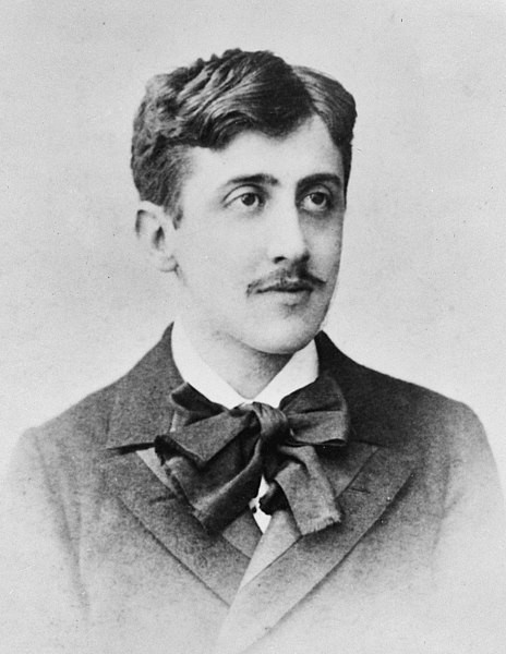 Retrato de Marcel Proust em preto em branco.