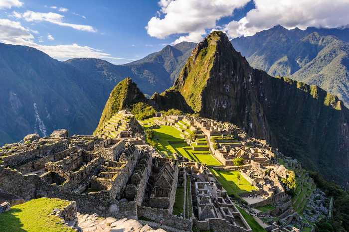 Vista da cidadela de Machu Picchu, no Peru, um dos principais pontos turísticos da América. 