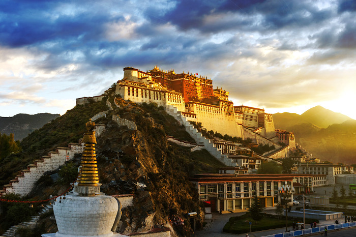  Palácio de Potala, no Tibete, na China.