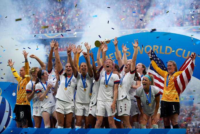 Jogadoras dos Estados Unidos comemorando o quarto título da seleção na Copa do Mundo Feminina 2019. [3]