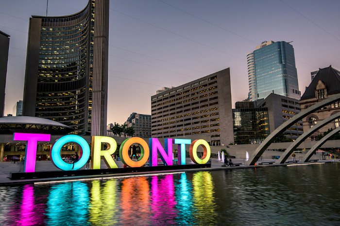 Vista urbana do centro de Toronto, uma das principais cidades da América Anglo-Saxônica.