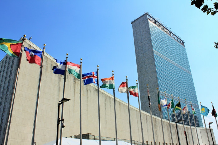 Sede da ONU em Nova Ioque, organização internacional que aprovou a Declaração Universal dos Direitos Humanos.