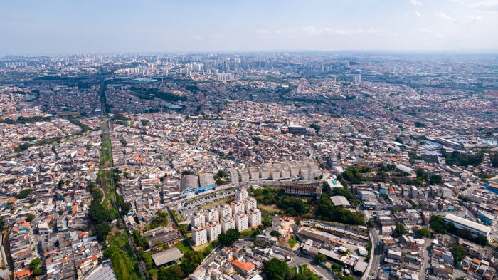 Vista aérea de Osasco, cidade da região metropolitana de São Paulo, formada a partir do processo de urbanização brasileira.