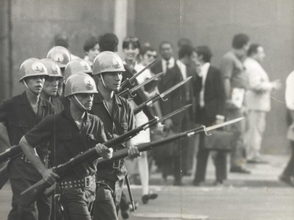Repressão de militares à manifestação estudantil no contexto da outorga do AI-5, em 1968.[1]