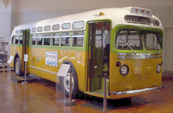 Ônibus no qual Rosa Parks, no contexto da segregação racial nos Estados Unidos, iniciou o famoso protesto por direitos civis.
