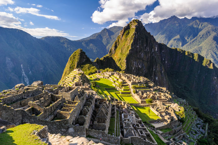Machu Picchu, no Peru, que é um dos países da América do Sul.