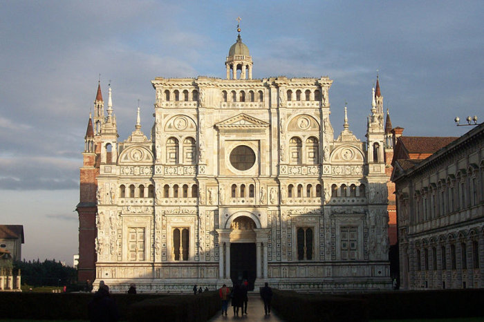 Igreja Certosa di Pavia, na Itália, estilo típico do renascimento.