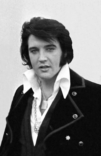 Fotografia de Elvis Presley, considerado o rei do rock.