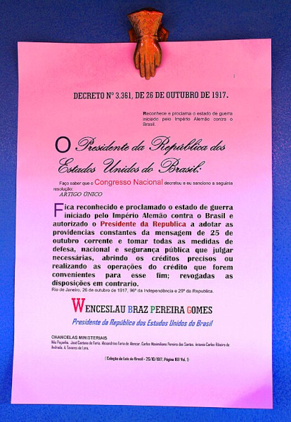 Réplica do decreto assinado por Wenceslau Braz em 1917 oficializando a participação do Brasil na Primeira Guerra Mundial.