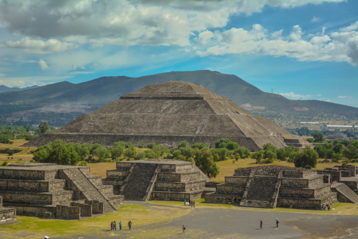 Pirâmides da cidade de Teotihuacán, construídas por povos pré-colombianos.
