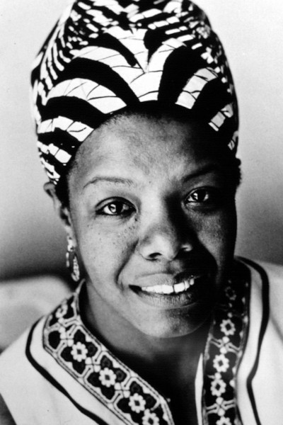 A escritora e ativista Maya Angelou nos anos 1970.
