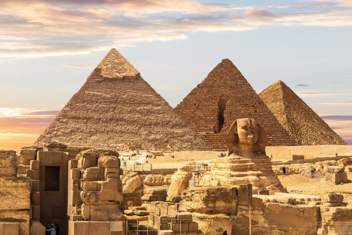Esfinge e Pirâmides de Gizé, as mais famosas pirâmides do Egito.