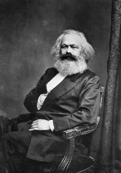Fotografia de Karl Marx, cujas ideias e análises, apesar de não serem sobre hegemonia, evidenciam aspectos relacionados.
