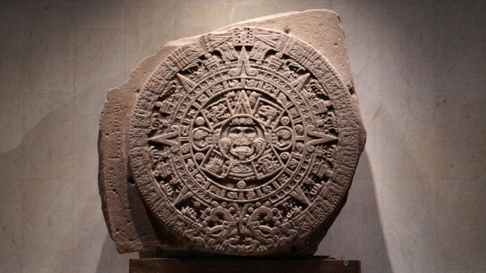 Pedra do Sol, escultura asteca que tem o calendário solar dos maias no seu centro.