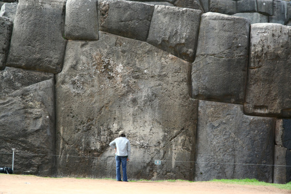 Parte da muralha conhecida como Sacsayhuaman, construída pelos incas para proteger a cidade de Cusco.