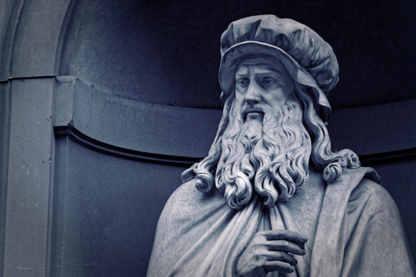 Estátua de Leonardo da Vinci.
