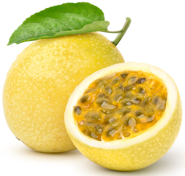 Maracujá isolado, um tipo de fruto seco e indeiscente, um dos tipos de fruto simples.