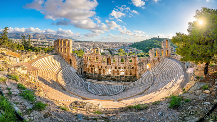  Odeão de Herodes Ático, um teatro construído em Atenas, na Grécia Antiga.