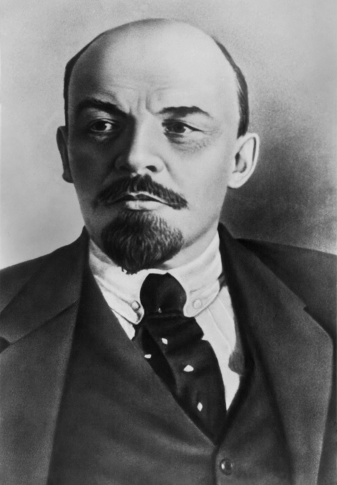 Fotografia de Vladimir Lenin em texto sobre bolcheviques e mencheviques. 