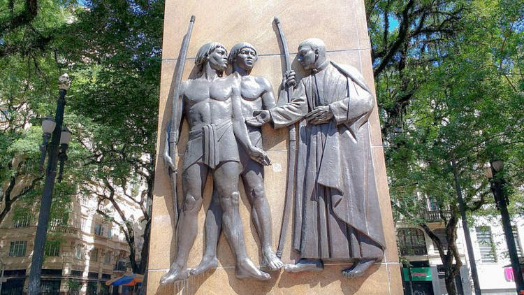 Monumento em homenagem ao padre José de Anchieta, em São Paulo. [1]
