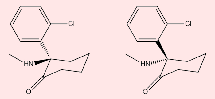 Isômeros da cetamina: R-(−)-cetamina (esquerda) e S-(+)-cetamina (direita).